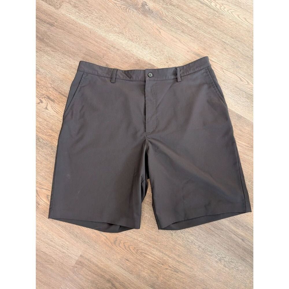 IZOD Chino Shorts Men's 38 Black Hking Golf Preppy Retro Beach Vacation